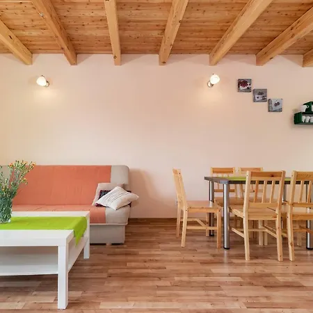 U Krzysia * サルビノボ